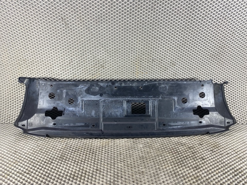 Накладка замка капота Land Rover Defender (L663, 2020г.)