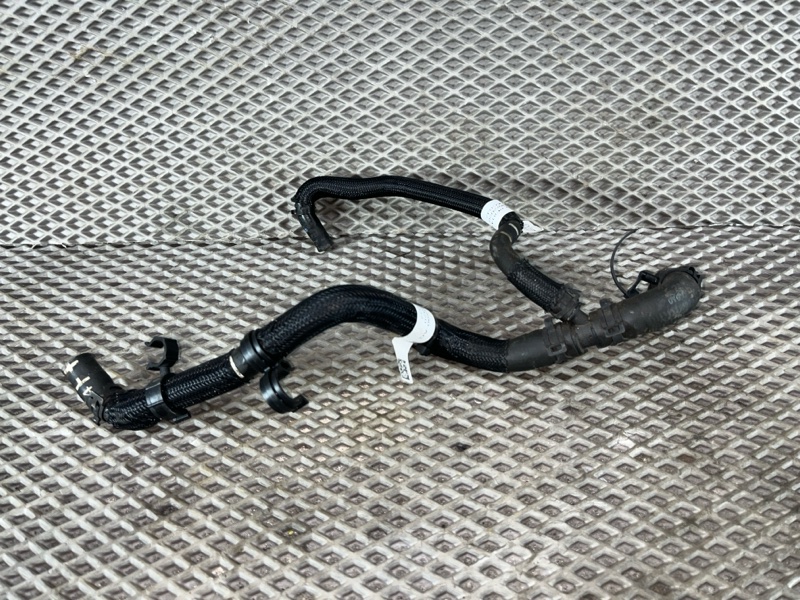Патрубок системы охлаждения Land Rover Defender (L663, 2020г.)