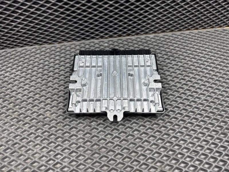 Блок клапанов пневмоподвески Land Rover Range Rover Sport (L494, 2020г.)