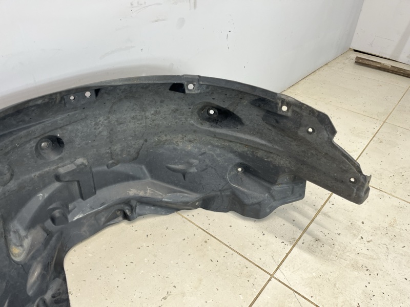 Подкрылок Land Rover Discovery 4 (L319, 2015г.)