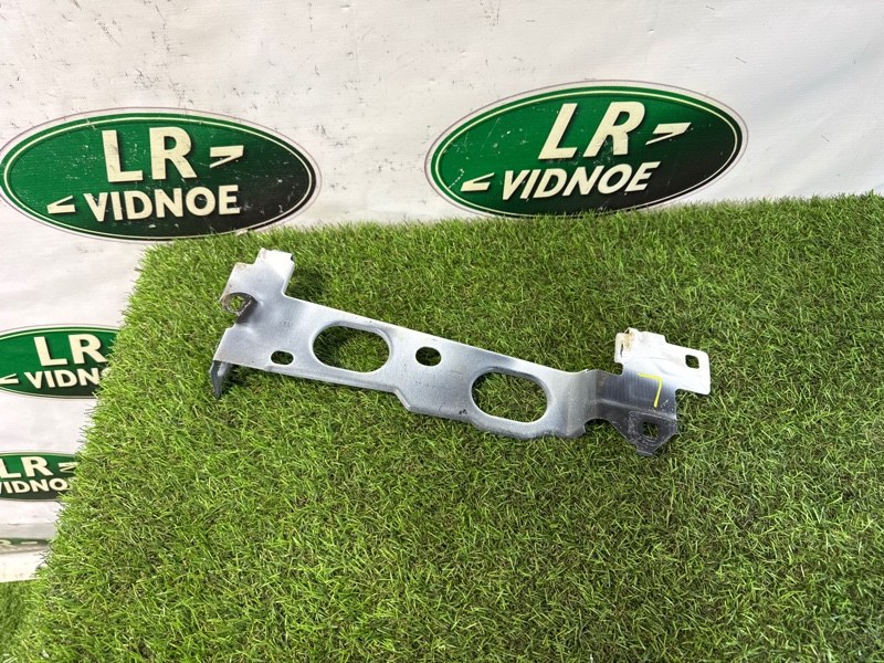 Кронштейн крыла Land Rover Range Rover Sport (L461, 2023г.)