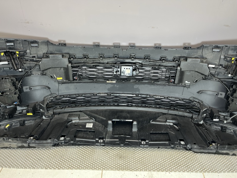 Бампер Land Rover Range Rover Sport (L461, 2025г.)