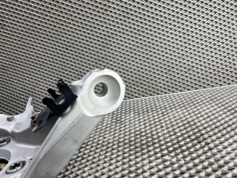 Кулак Land Rover Range Rover Sport (L461, 2024г.)