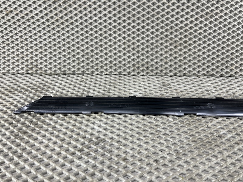 Крепление накладки лобового стекла Land Rover Range Rover Sport (L461, 2024г.)