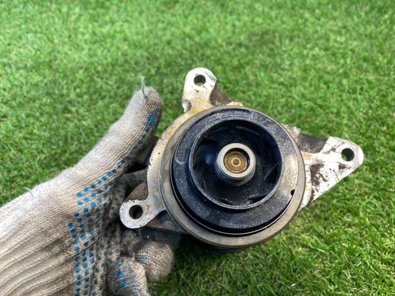 Помпа Land Rover Range Rover Velar (L560, 2020г.)