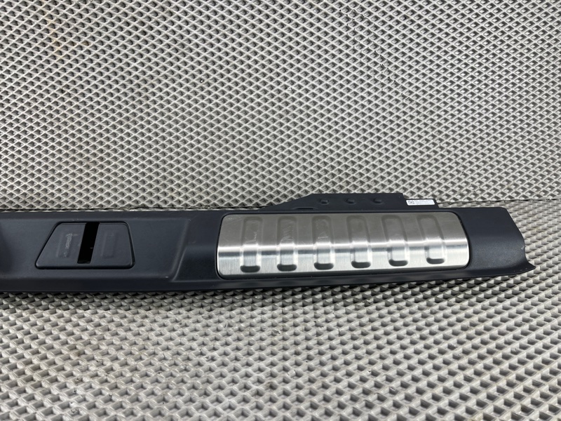 Накладка на порог багажника Land Rover Range Rover Sport (L461, 2024г.)