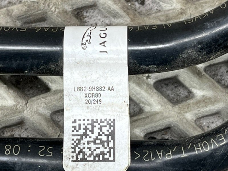 Трубка адсорбера Land Rover Defender (L663, 2020г.)