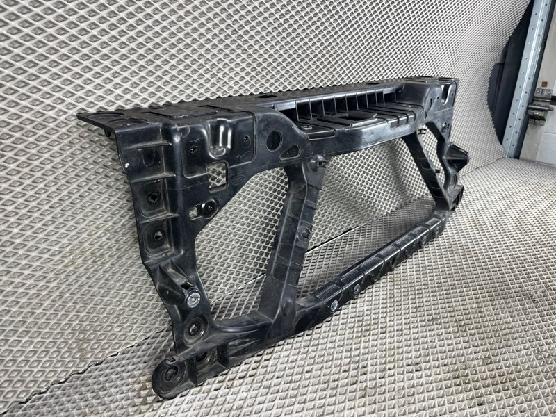 Передняя панель (телевизор) Land Rover Defender (L663, 2020г.)