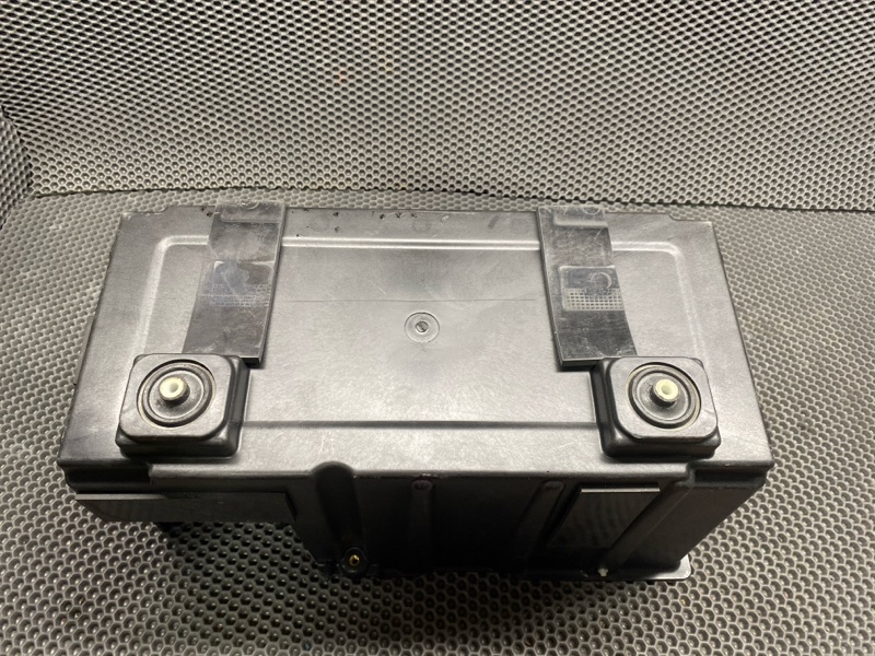 Короб аккумулятора Land Rover Range Rover Sport (L494, 2017г.)