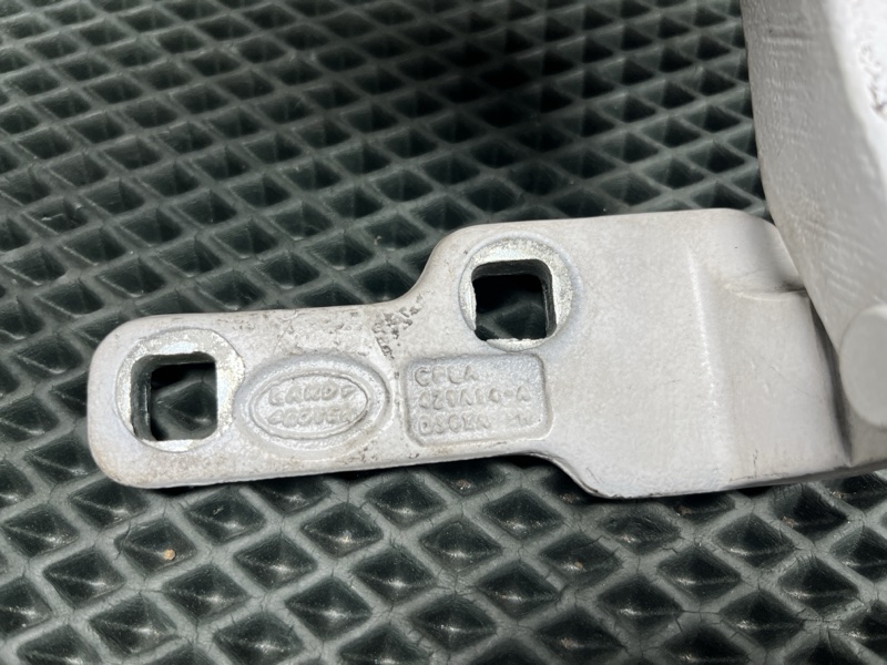 Петля крышки багажника Land Rover Range Rover (L405, 2016г.)