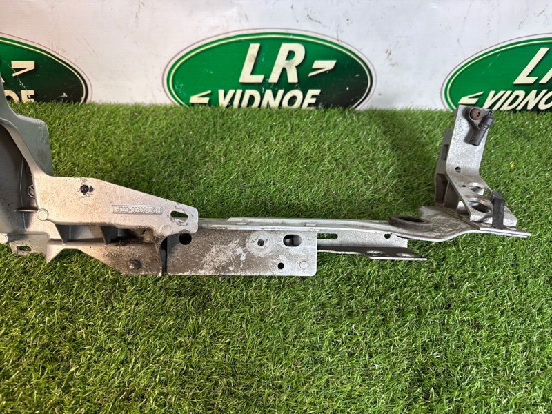 Суппорт фары Land Rover Range Rover Velar (L560, 2018г.)