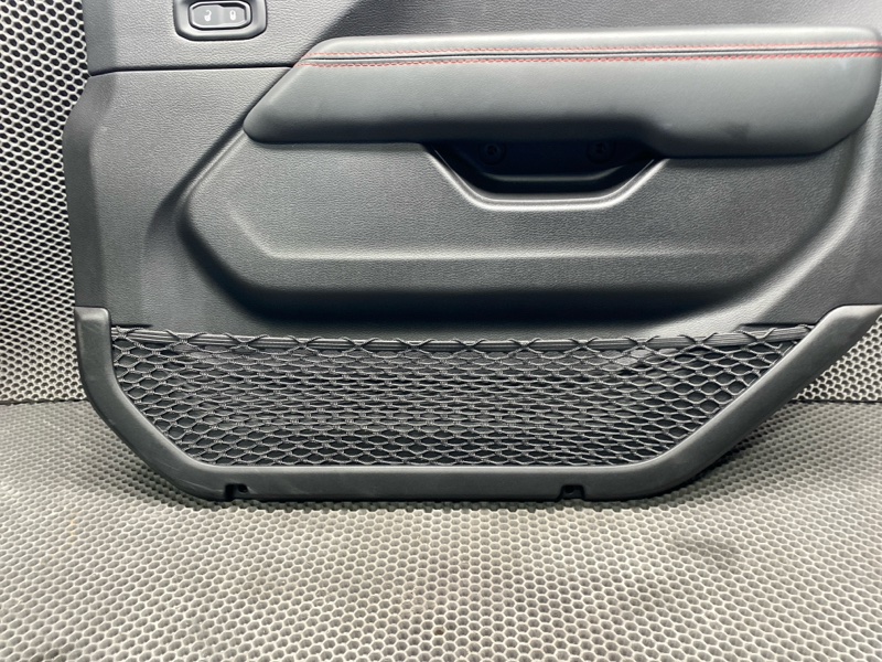 Обивка двери Jeep Wrangler (JL, 2025г.)