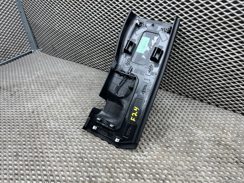 Обшивка центральной стойки Jeep Wrangler (JL, 2025г.)