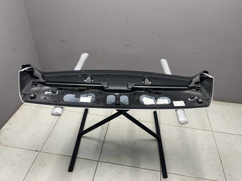 Спойлер крышки багажника Land Rover Range Rover Sport (L494, 2021г.)