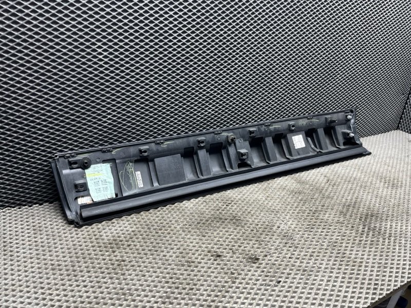 Молдинг двери Land Rover Range Rover Sport (L494, 2020г.)