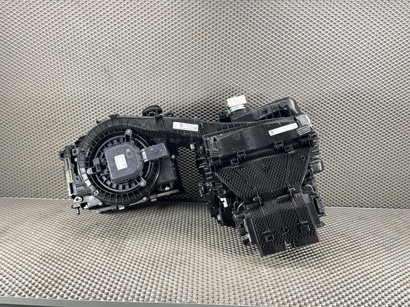 Отопитель в сборе (печка) Land Rover Range Rover Sport (L461, 2024г.)