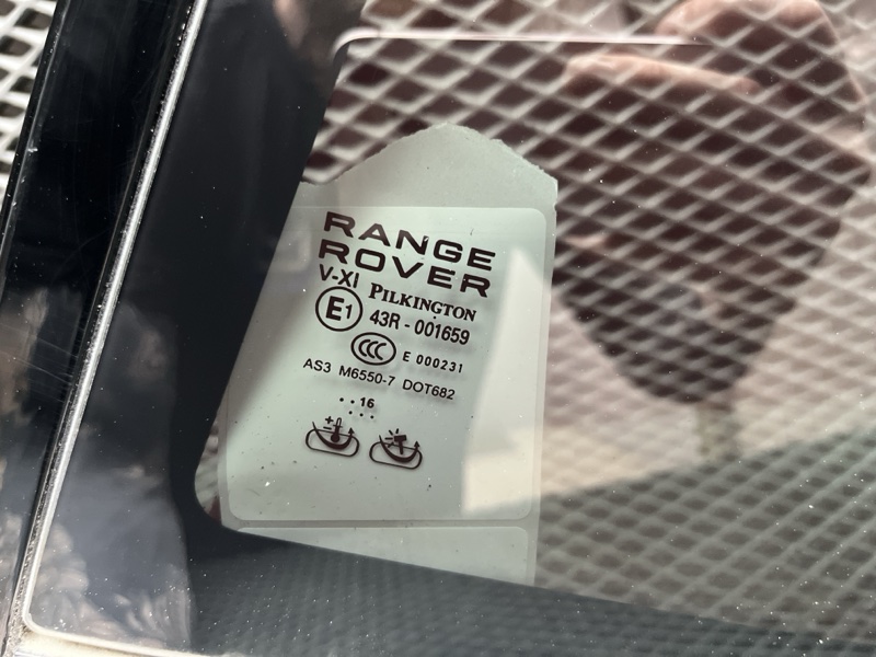 Форточка двери Land Rover Range Rover (L405, 2016г.)