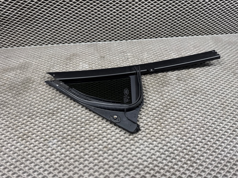 Форточка двери Land Rover Range Rover Sport (L461, 2024г.)