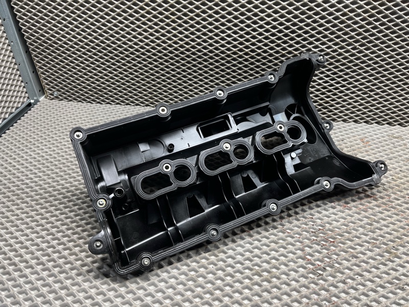 Клапанная крышка Land Rover Discovery 4 (L319, 2015г.)
