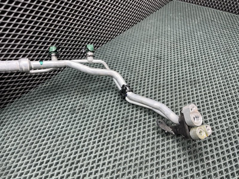 Трубка кондиционера Land Rover Range Rover Sport (L461, 2025г.)