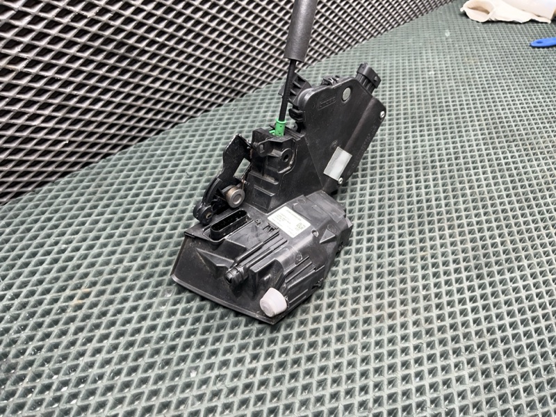 Замок двери Land Rover Range Rover Sport (L494, 2021г.)