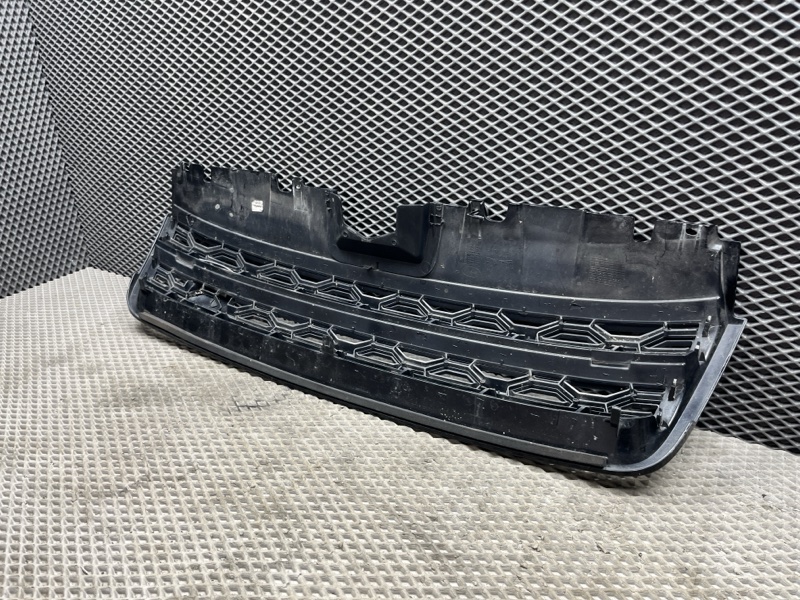 Решетка радиатора Land Rover Discovery Sport (L550, 2018г.)