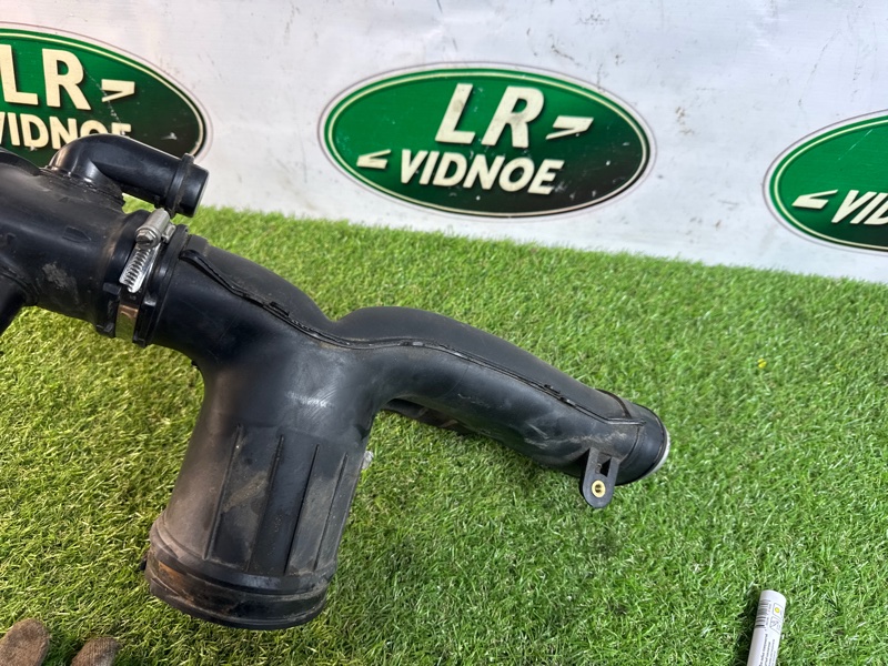 Патрубок впускного коллектора Land Rover Range Rover Velar (L560, 2018г.)