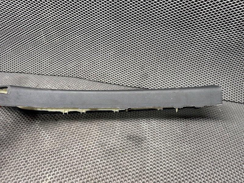 Обшивка стойки Land Rover Discovery Sport (L550, 2020г.)