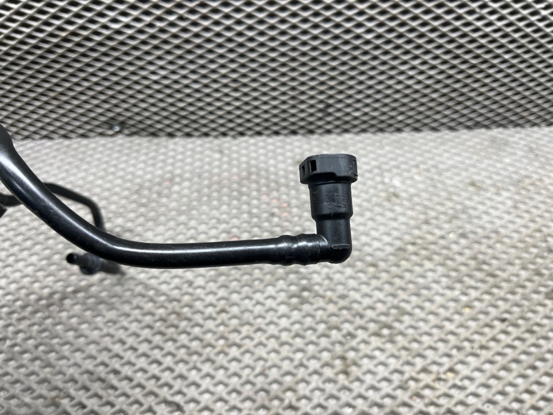 Трубка адсорбера Land Rover Discovery 4 (L319, 2015г.)