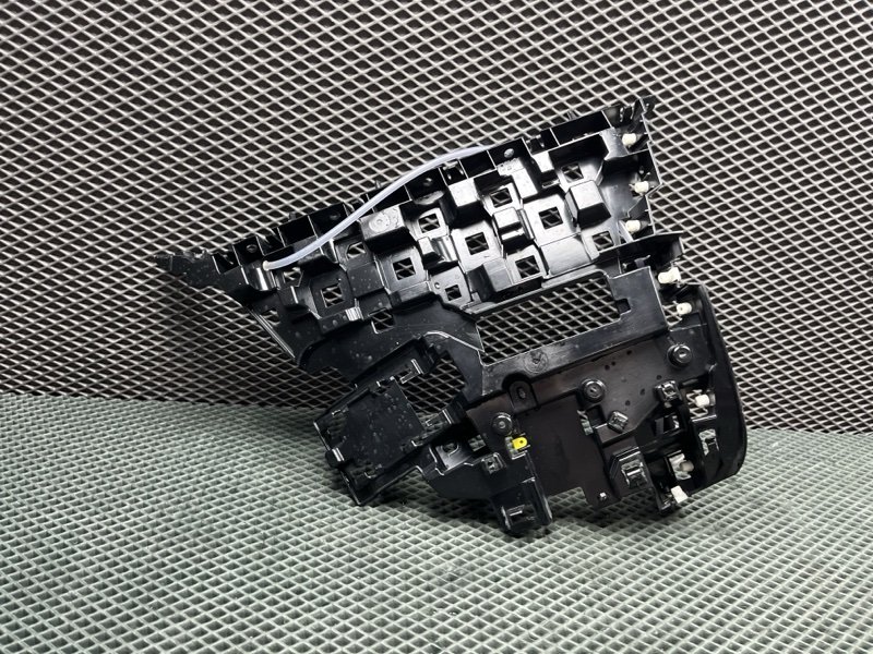 Кронштейн бампера Land Rover Range Rover Sport (L461, 2025г.)