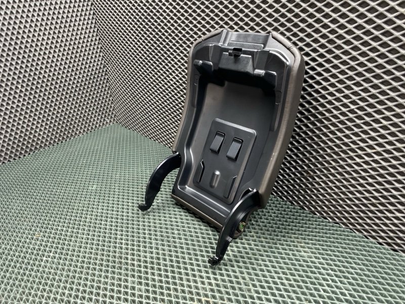 Подлокотник Land Rover Range Rover (L405, 2016г.)