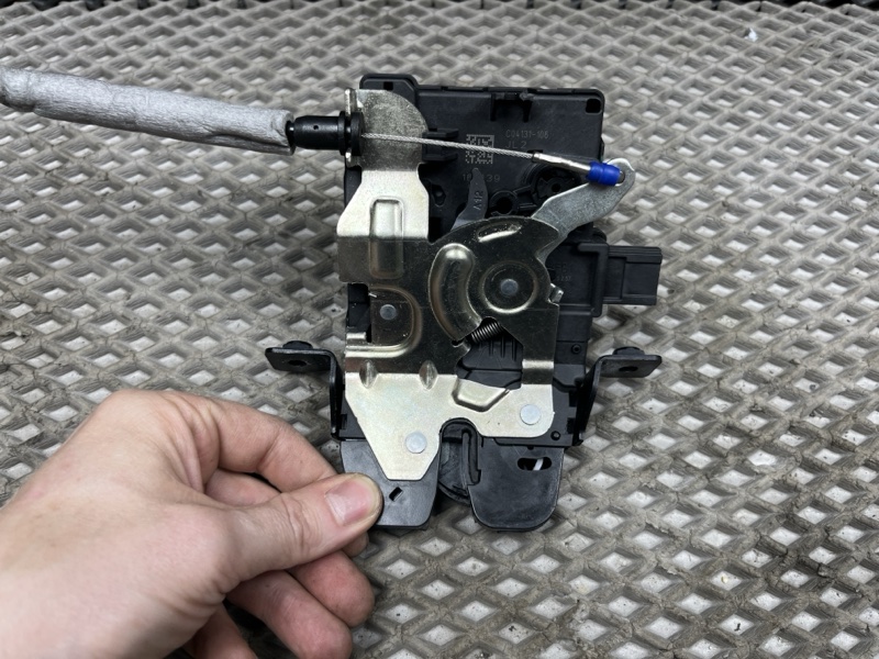 Замок багажника с доводчиком Land Rover Range Rover (L405, 2019г.)