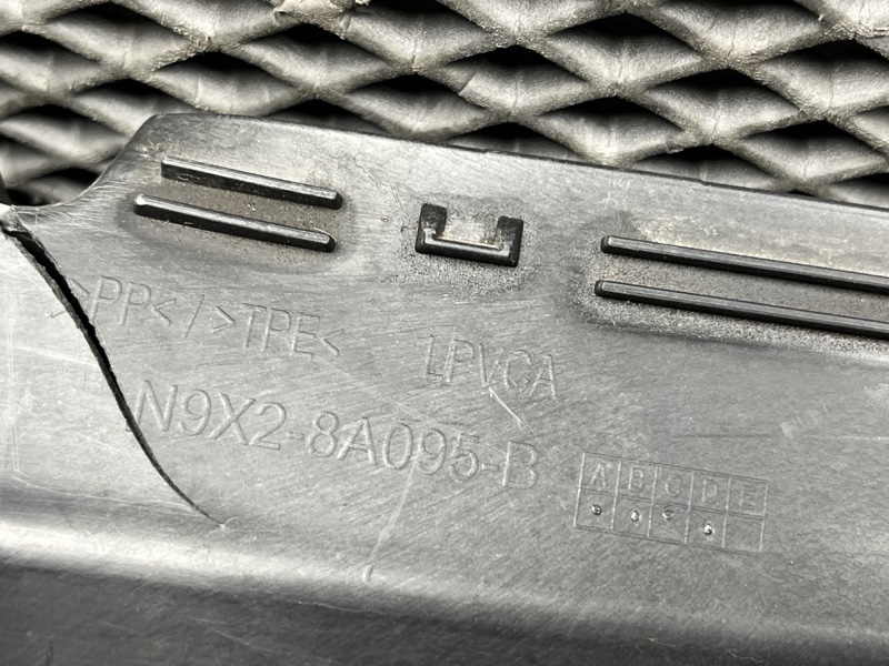 Дефлектор радиатора Land Rover Range Rover Sport (L461, 2025г.)