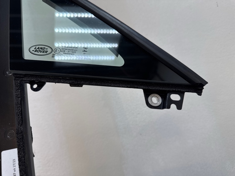 Форточка двери Land Rover Range Rover Sport (L461, 2023г.)