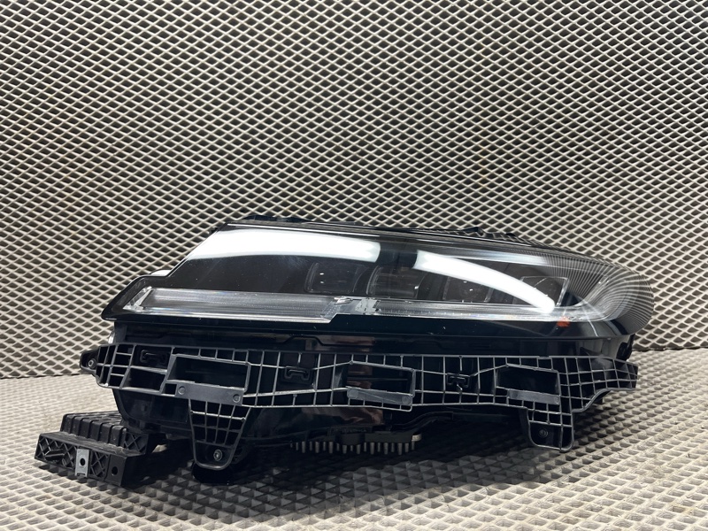 Фара светодиодная Land Rover Range Rover Sport (L461, 2024г.)
