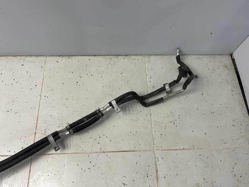 Патрубок отопителя (печки) Land Rover Range Rover (L405, 2016г.)