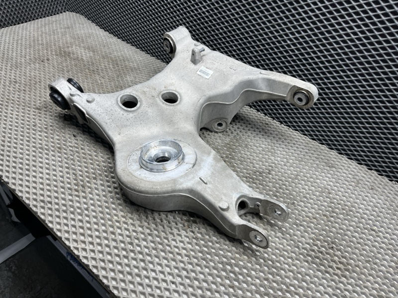 Рычаг нижний Land Rover Range Rover Sport (L494, 2020г.)