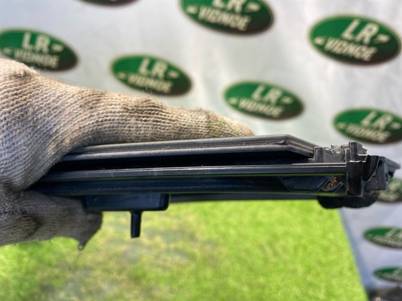 Форточка двери Land Rover Range Rover (L405, 2020г.)