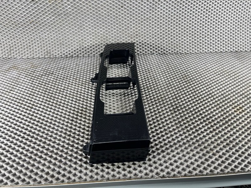 Накладка на фару Land Rover Defender (L663, 2020г.)
