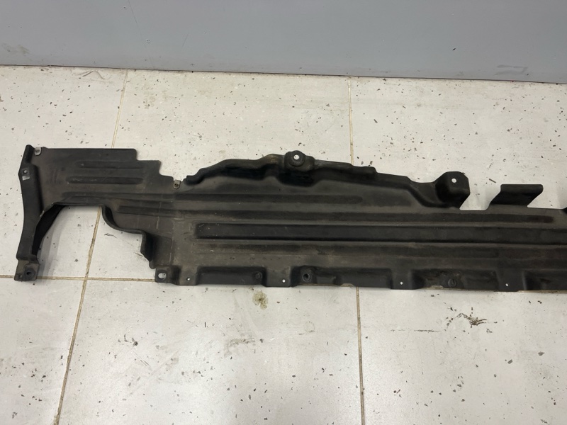 Защитный пластик днища Land Rover Range Rover (L405, 2019г.)