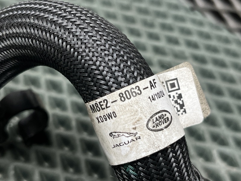 Патрубок системы охлаждения Land Rover Range Rover Sport (L461, 2025г.)