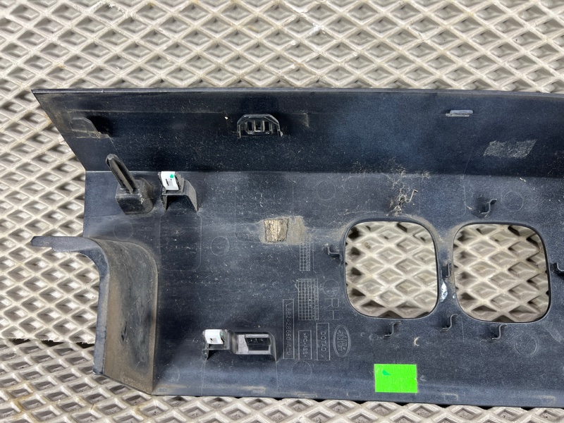 Накладка на фару Land Rover Defender (L663, 2020г.)