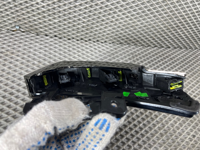 Декоративная накладка торпедо Land Rover Range Rover Sport (L461, 2024г.)