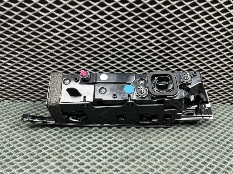 Фонарь Land Rover Range Rover Sport (L461, 2025г.)