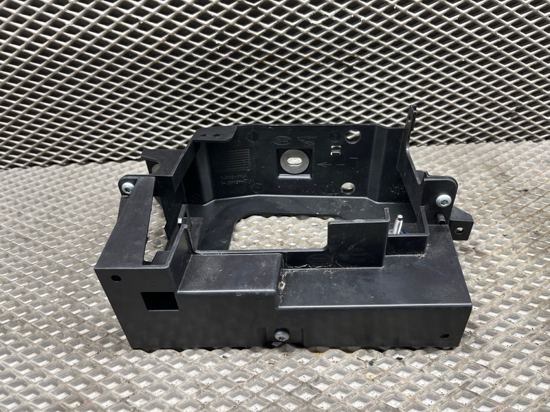 Кронштейн (крепление) Land Rover Range Rover Sport (L461, 2024г.)