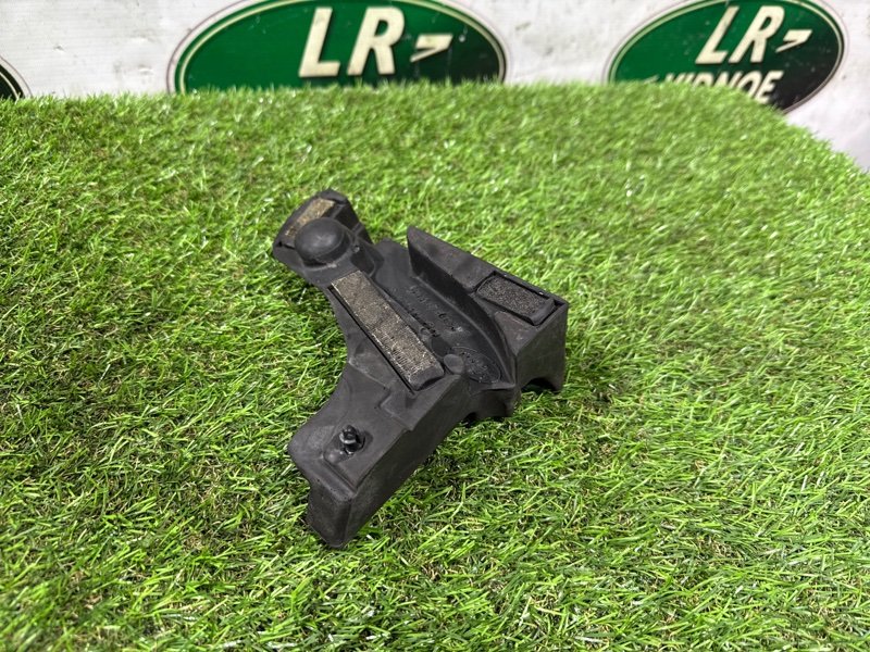 Уплотнитель капота Land Rover Range Rover (L405, 2020г.)