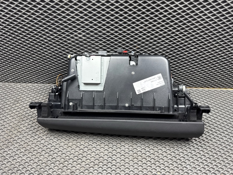 Бардачок Land Rover Range Rover Sport (L494, 2020г.)