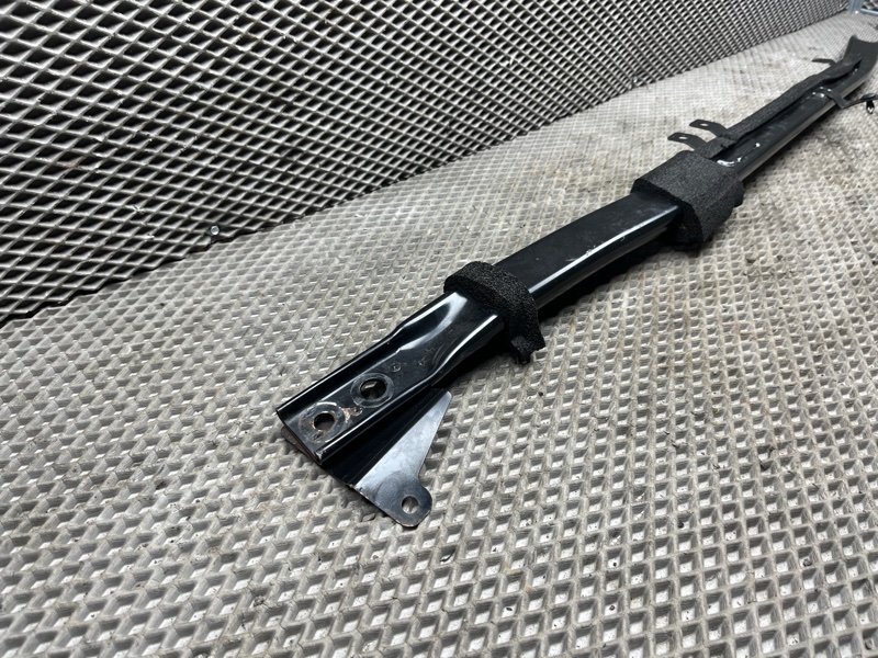 Распорка кузова Land Rover Discovery Sport (L550, 2020г.)