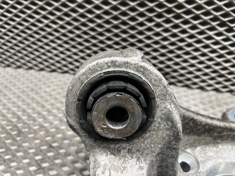 Кулак Land Rover Range Rover Sport (L461, 2023г.)