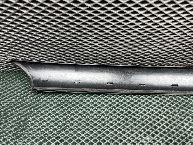 Накладка стойки лобового стекла Land Rover Range Rover Sport (L461, 2025г.)